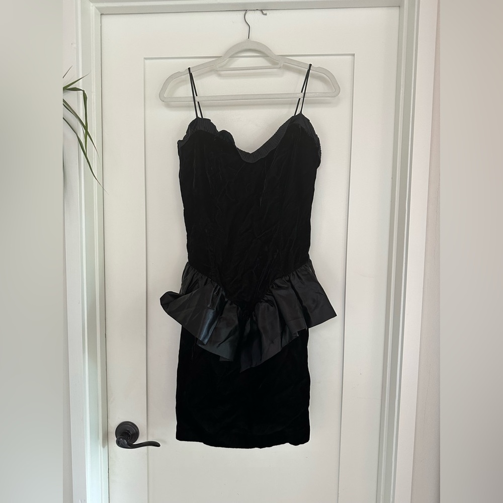 Gunne sax ruffle tiered velvet 80s dress